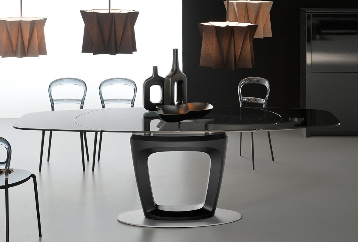 Calligaris Orbital Extendable Dining Table in Transparent GlassKochi