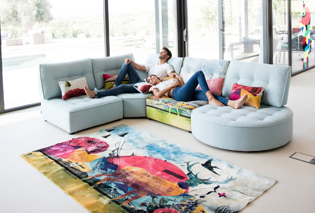 Arianne-love by simplysofas.in